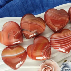 Cristal Curativo Artesanal de Ágata Roja Natural con Rayas en Forma de Corazón, Precio de Fábrica al por Mayor, para Decoración del Hogar y Feng Shui - Product Image 4