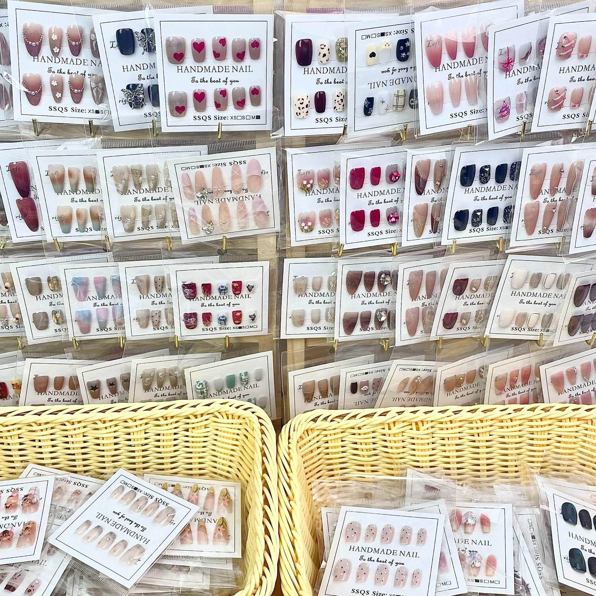 Uñas aleatorias en bolsa y kit de 3 herramientas para uñas, sin toallitas con alcohol