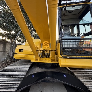 Excavatrice sur chenilles Komatsu PC210LC d'occasion en excellent état, 90% neuve, à vendre - Product Image 4
