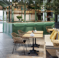 Ensemble de table et de chaises de restaurant en bois massif personnalisé, durable, de style commercial, mobilier de salle à manger moderne pour hôtels, bars et bistrots