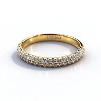 Madonna Dünner Vollbesetzter Diamant-Ewigkeitsring mit Individueller Gravur, Gelbgold Stapelbarer Jubiläumsring
