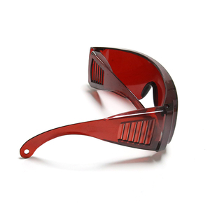<span class=keywords><strong>Lunettes</strong></span> de thérapie professionnelles rouges UV400 bloquant la lumière LED pour le blanchiment des dents, le jeu, le travail industriel, la protection solaire extérieure et les activités aquatiques - Product Image 3