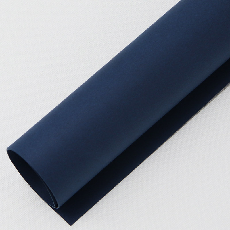 Carta blu da 250g completamente aperta