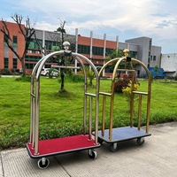 Chariot à bagages de luxe moderne en acier inoxydable pour hall d'hôtel, avec 4 roues et 3 étagères, idéal pour aéroports et concierges