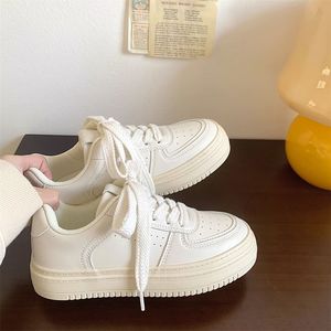 Zapatos de pan bajos color crema para mujer con suela gruesa, diseño elegante versátil para otoño, plantilla de malla con superficie de cuero blanco para estudiantes - Product Image 5