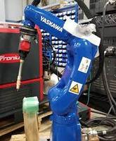 Charge utile Yaskawa AR700 de haute qualité 8kg atteindre le robot de soudage à l'arc de 727mm et la machine de soudage Lincoln en stock