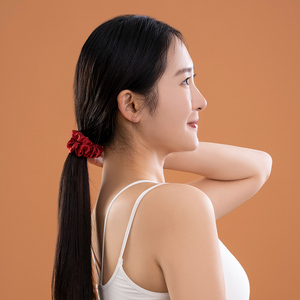 Hete Aanbiedingen OEM/ODM Groothandelsprijs Zware Kwaliteit Natuurlijke Zijden Haarbandjes Moerbeizijden Scrunchies Set Op Maat Gemaakte Zijden Haarbandjes - Product Image 2