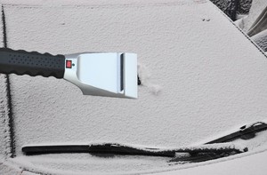 Tự động xe kính chắn gió gạt nước Cửa Sổ Mùa Đông công cụ làm nóng Frost trượt tuyết xẻng di động sưởi ấm Remover điện sưởi ấm Ice scraper - Product Image 5