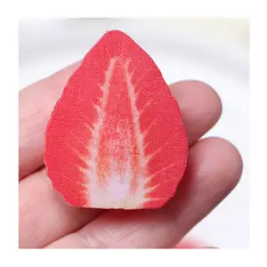 100pcs PVC חצי אדום תות מודל סימולציה פירות סיטונאי ספק עבור DIY הדפסה קרפט