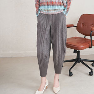Miyake femmes 2025 hiver décontracté matelassé <span class=keywords><strong>pantalon</strong></span> <span class=keywords><strong>Chic</strong></span> nouvelle mode plissé crayon <span class=keywords><strong>pantalon</strong></span> neuf points Harem Style polyvalent ample - Product Image 6
