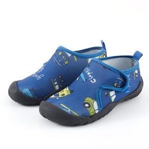 Zapatos de Playa Unisex para Niños, para Caminar por el Agua, con Velcro, Antideslizantes, Descalzos, con Suela de Goma Natural Resistente al Agua - Product Image 1