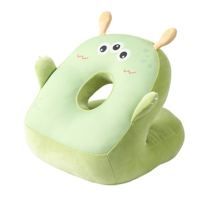 Almohada de siesta verde de dibujos animados para niños y estudiantes, suave, de spandex con relleno de algodón PP, diseño unisex - Product Image 1