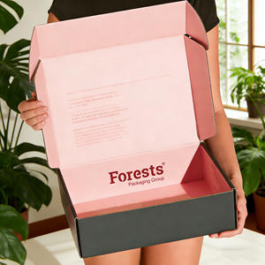 Cajas de Cartón Corrugado para Envío de Ropa y Sombreros, Personalizadas en Color - Product Image 1