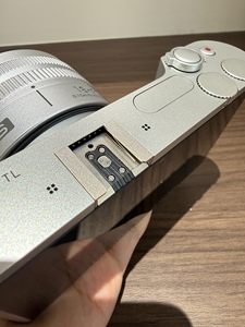 กล้อง Leica TL2 สภาพ 95% บอดี้เปล่า ถ่ายวิดีโอ 4K 30fps ความละเอียด 24.32MP เซ็นเซอร์ APS-C แบบมิเรอร์เลส - Product Image 2