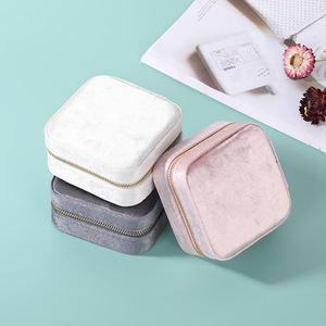 Plush Emerald Velvet Travel Jewelry Box Organizer Travel Jewelry organizer velvet travel storage box jewelry cases with mirror