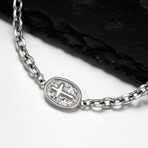 Pulsera de Acero Inoxidable 316L con Medallón Ovalado de Cruz para Hombre y Mujer, Cadena de Eslabones Texturizados con Diseño Religioso, Joyería Impermeable - Product Image 6