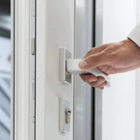 Fenêtre en verre double vitrage standard allemand pour maison, fenêtres et portes en plastique à battants, fenêtres à battants en PVC, fenêtres à battants en UPVC
