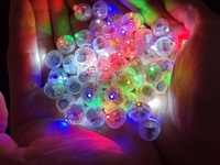 Mini-lampes LED sphériques en gros, 13,5 mm, petites lampes LED rondes pour la décoration de fêtes, mariages, Noël et la rentrée scolaire