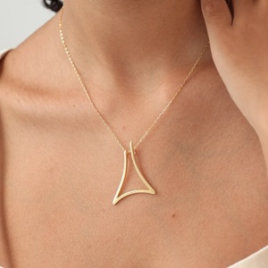Ciondolo personalizzato con anello triangolare collana inciso nome promessa triangolo regalo personalizzato per lei - Product Image 6