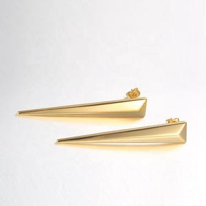 Pendientes Largos Triangulares Punk de Acero Inoxidable Chapado en Oro de <span class=keywords><strong>18K</strong></span> de Alta Calidad, Modelo E5151 - Product Image 2
