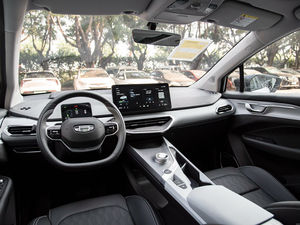Superventas Geely Electro Car 2022 Geometry <span class=keywords><strong>C</strong></span> Velocidad máxima 150 km/<span class=keywords><strong>h</strong></span> Nuevos coches Ev a la venta - Product Image 4