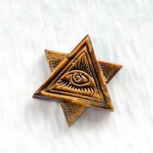 Artesanías de Cristal Natural Talladas a Mano de Alta Calidad: Ojo de Tigre, Ojo del Diablo, Cigarra, Caracol, Hexagrama, Rosa, Doble y Otras Formas de Cristal - Product Image 3