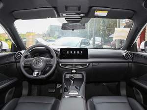 MG5 оснащен двигателем 1.5 л, автоматической коробкой передач, люком, кожаными сиденьями, просторным салоном и по низкой цене. Китайские автомобили. - Product Image 6