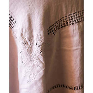 Mantel de Lino Francés de Flandes para Bodas, Rectangular, con Rayas y Bordes Deshilachados, para Uso en Hoteles, Marca Daniele F. - Product Image 5