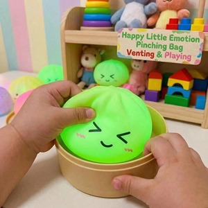 Juguete Blandito de Material TPR de 85mm con Forma de Pan al Vapor - Juguete Antiestrés para Niños para Aliviar el Estrés y la Emoción - Product Image 5