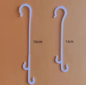 Clips de Plástico Blanco con Forma de J para Sujeción de Tomates y Uvas en Invernaderos - Product Image 2