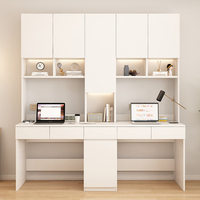 Bureau d'ordinateur intégré avec bibliothèque pour deux personnes, table d'étude moderne avec vitrine en verre, bureau à domicile combiné