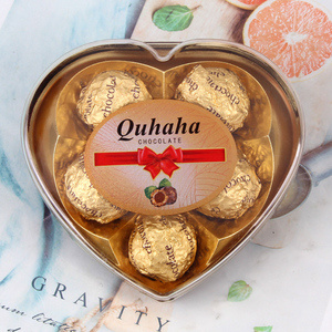 5 boules de gaufrettes croustillantes aux noisettes et aux fruits, en feuille d'or, dans une boîte en forme de cœur pour la Saint-Valentin - Product Image 2