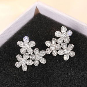Eleganti Orecchini a Perno con Fiore per Donne, Accessori per Orecchie Dolci e alla Moda per Uso Quotidiano - Product Image 2