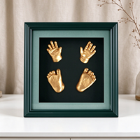 Cadre photo mural rustique DIY pour empreintes de mains et de pieds de bébé avec impression UV et design évidé