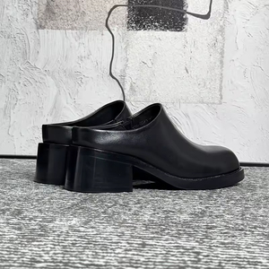 Mules à <span class=keywords><strong>talon</strong></span> épais décontractées personnalisées Xinzirain, bout rond, cuir véritable, hauteur de <span class=keywords><strong>talon</strong></span> de 6 cm, sabots pour femmes et hommes - Product Image 5