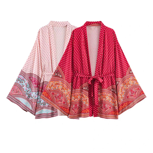 Blusa de Manga Kimono con Estampado Bohemio Personalizado, Cierre Frontal con Lazos, Corte Holgado, Tejido, con Puños Anchos, OEM/ODM por Fábrica China, Camisas Vintage - Product Image 1