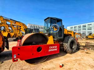 Rodillo Vibratorio Doble de Alta Eficiencia DYNAPAC CA301D de 13 Toneladas Usado con Motor Deutz para Construcción de Carreteras y Movimiento de Tierras - Product Image 2