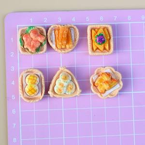 Dove HP0137 Mini Comida de Simulación para Jugar, Desayuno, Empanadas, Muslos de Pollo, Panecillos, Accesorios de Resina para Moldeo, Manualidades, Crema Ecológica - Product Image 4