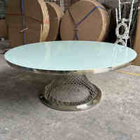 Tables de salle à manger modernes de luxe rondes en acier inoxydable pour hôtels, mariages et événements, avec plateau en verre trempé doré