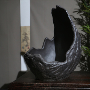 Maceta de Arcilla Púrpura Irregular, Inspirada en el Zen, Hecha a Mano, para Bonsái, con Forma de Luna, Estilo Tronco de Árbol Grande - Product Image 1