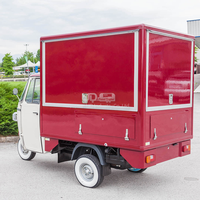 Food Truck Rétro Électrique Piaggio Ape, Charrette Mobile de Cuisine Extérieure au Design Vintage pour Glaces et Hot-Dogs