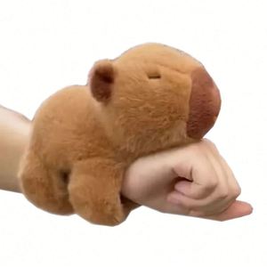 Nouveau Bracelet en Peluche Super Doux Lavé en Coton PP avec Vernis UV, Motif Capybara Kawaii Adorable, Emballage Cadeau d'Anniversaire pour Enfants - Product Image 1
