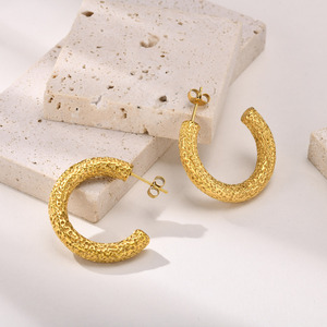 Nuovo Designer personalizzato 18K <span class=keywords><strong>oro</strong></span> placcato in acciaio inox irregolare grano C orecchini a cerchio per le donne EH-559 - Product Image 5