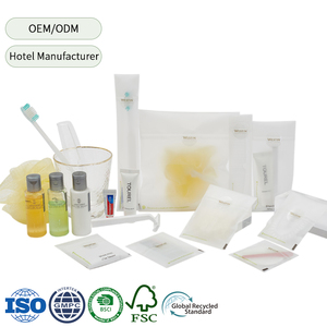 Accessoires d'équipements hôteliers personnalisés en gros <span class=keywords><strong>Kit</strong></span> <span class=keywords><strong>de</strong></span> toilette <span class=keywords><strong>de</strong></span> <span class=keywords><strong>salle</strong></span> <span class=keywords><strong>de</strong></span> <span class=keywords><strong>bain</strong></span> d'hôtel 5 étoiles jetable bon marché - Product Image 1