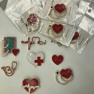 Alfileres de solapa esmaltados de médico listos para ropa Pin de corazón caliente enfermera que insignia broche de esmalte suave duro artesanías de Metal - Product Image 5