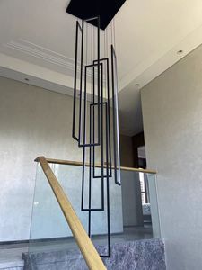 Lampada a Sospensione LED Moderna Regolabile in Altezza per Soffitti Alti, Luce Protettiva per gli Occhi, per Hotel e Scale, Finitura Personalizzata in Nero e Oro - Product Image 4
