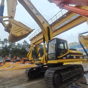 Excavadora de cadenas usada Cat 330BL de 30 toneladas, en buen estado de funcionamiento, original japonesa, enfocada en componentes centrales del motor. - Product Image 2
