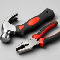 Kit d'outils ménagers 9 pièces : marteau, pinces, tournevis, mètre ruban, couteau utilitaire, testeur de tension, étui – Réparation à domicile et bricolage