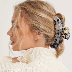 Pinces à <span class=keywords><strong>cheveux</strong></span> géantes antidérapantes XinMei, motif léopard, en acétate biodégradable, effet écaille de tortue, pour femmes aux <span class=keywords><strong>cheveux</strong></span> épais - Product Image 1