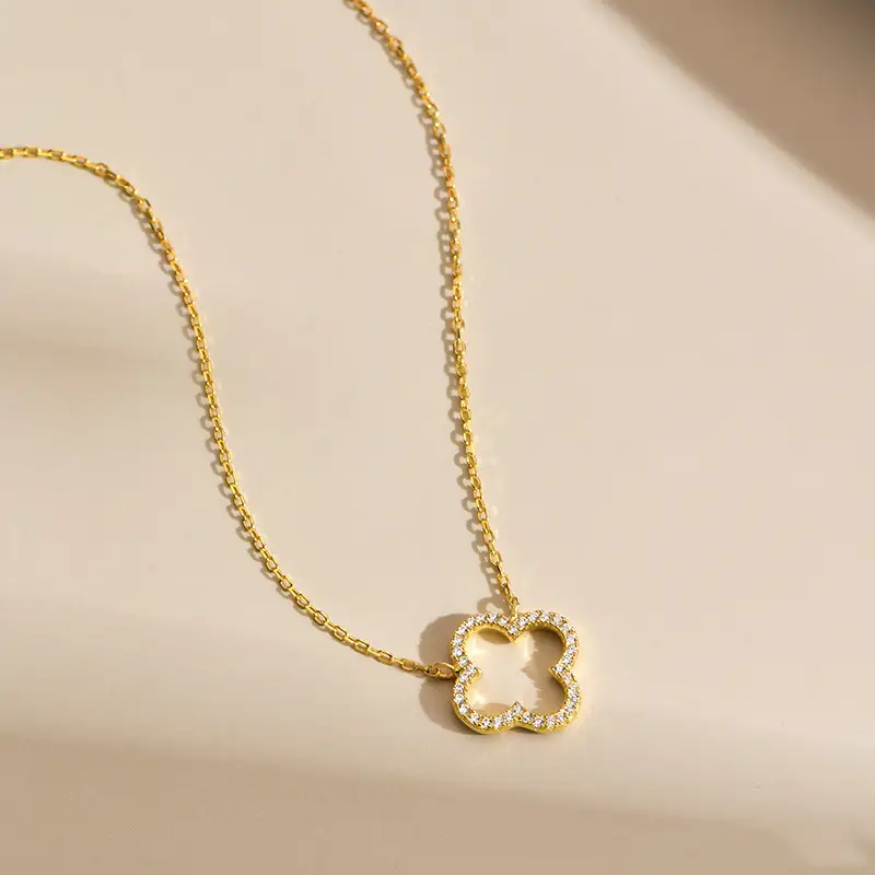 Offre Spéciale quatre feuilles herbe pendentif collier 925 argent Sterling zircon cubique classique mode chaîne collier pour les femmes